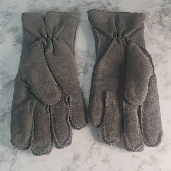 Gray Gloves - Picture 2 of 7
